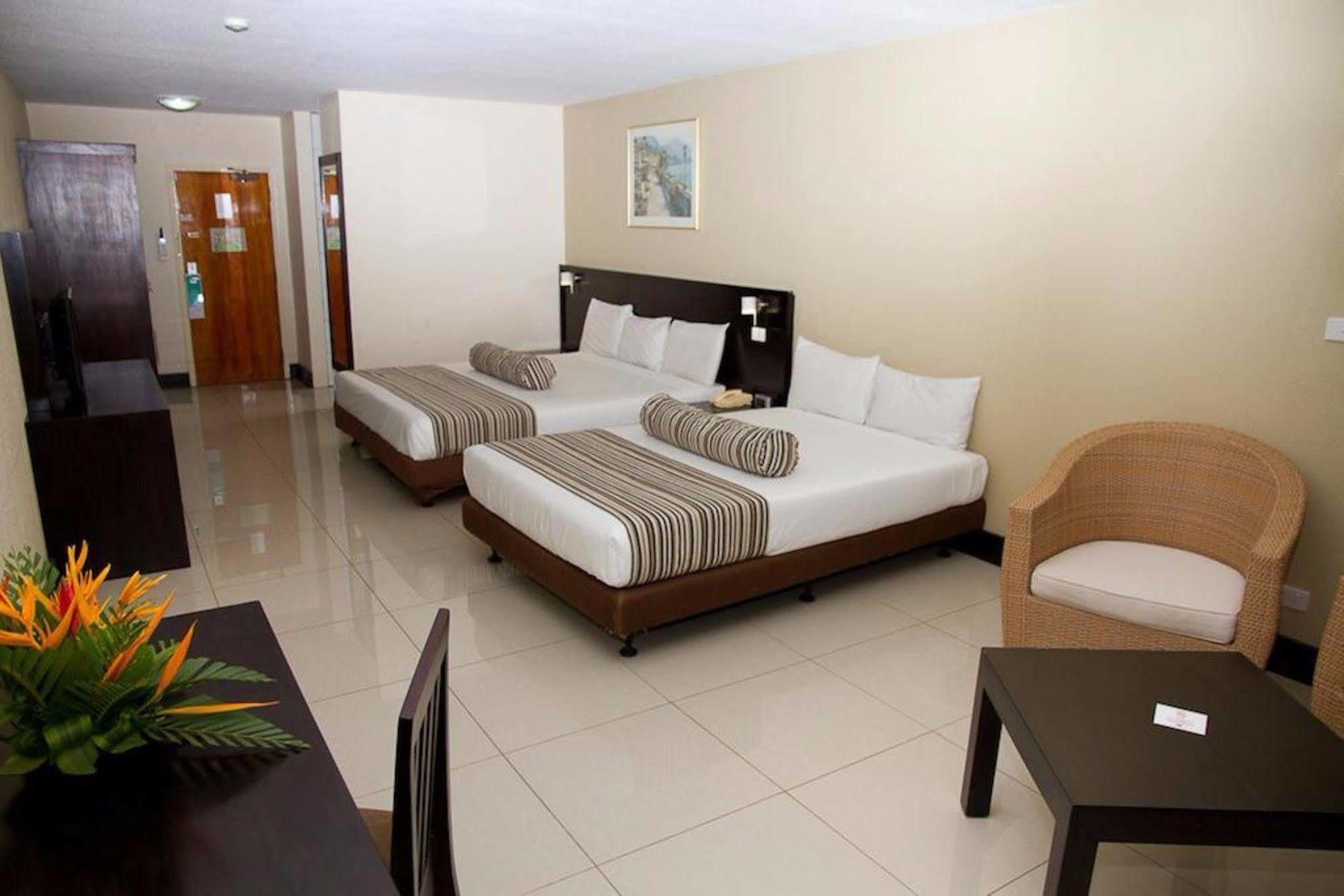 לאוטוקה Tanoa Waterfront Hotel מראה חיצוני תמונה